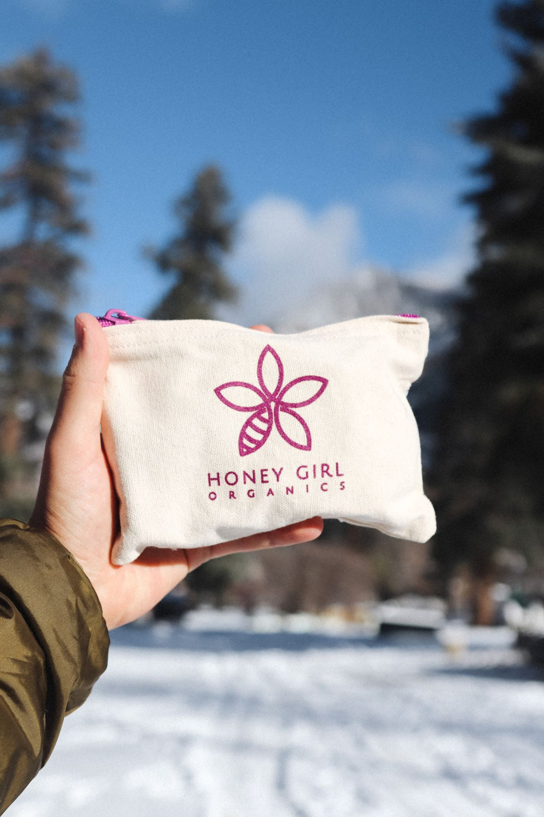 The Green Beauty Guide to Winter Travel Skincare with Honey Girl Organics