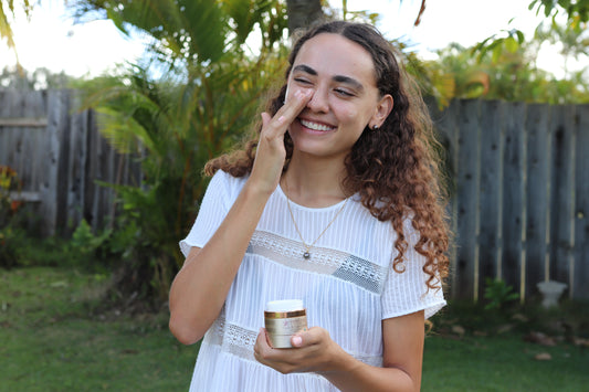 Royal Jelly: The Natural Peptide Alternative for Longevity Skincare