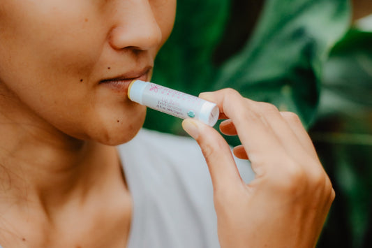 How to Soothe Red Noses and Chapped Lips from Fall Allergies Naturally