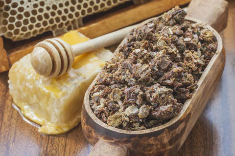 Propolis for Glowing Skin: The Science-Backed Skincare Superhero